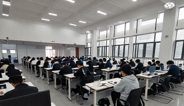 学习体验差异如何影响公务员考试辅导课程效果